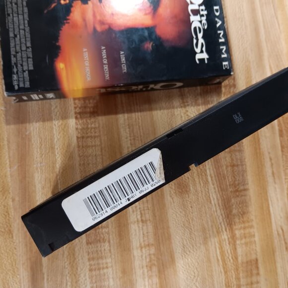 The Quest VHS 1996 Jean Claude Van Damme James Remar Roger Moore Action VTG Cult - Picture 8 of 8